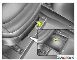 Szuflada pod siedzeniem pasażera (opcja)